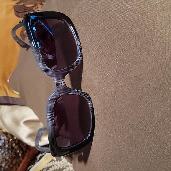 Black & Grey Square Sunglasses 👓 - Picture 3 of 12